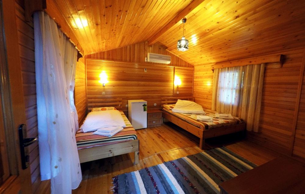 Baris Pension & Bungalows