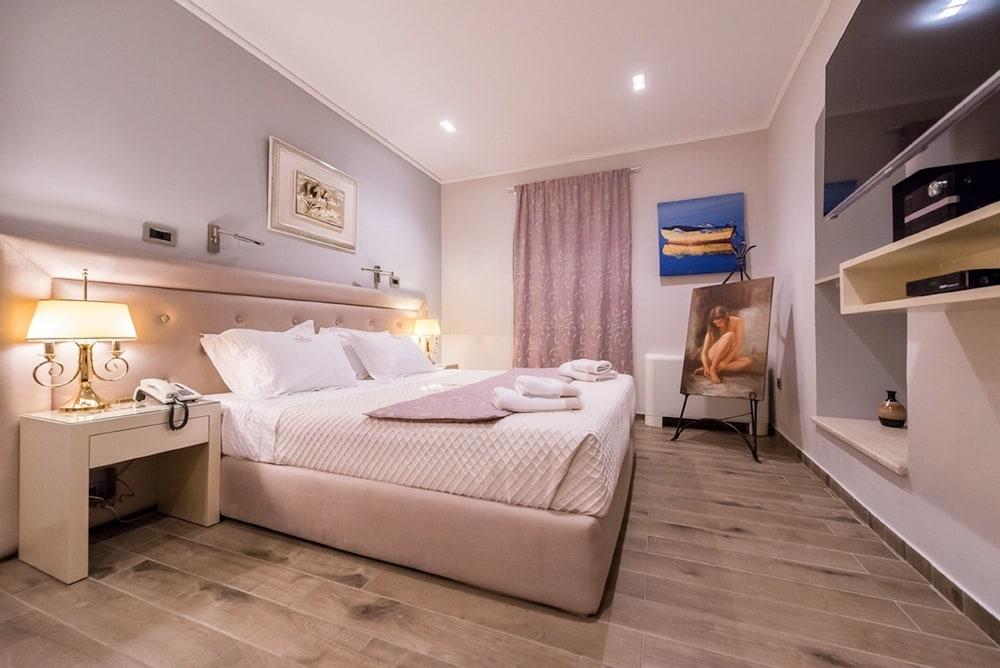 Fiscardonna Luxury Suites