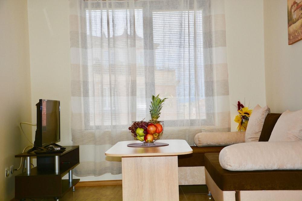 Rainbow 1 Holiday Complex