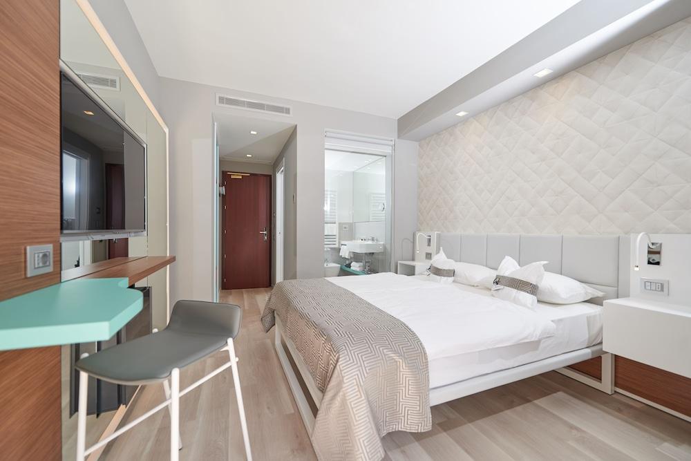 Hotel Castello Lake Front