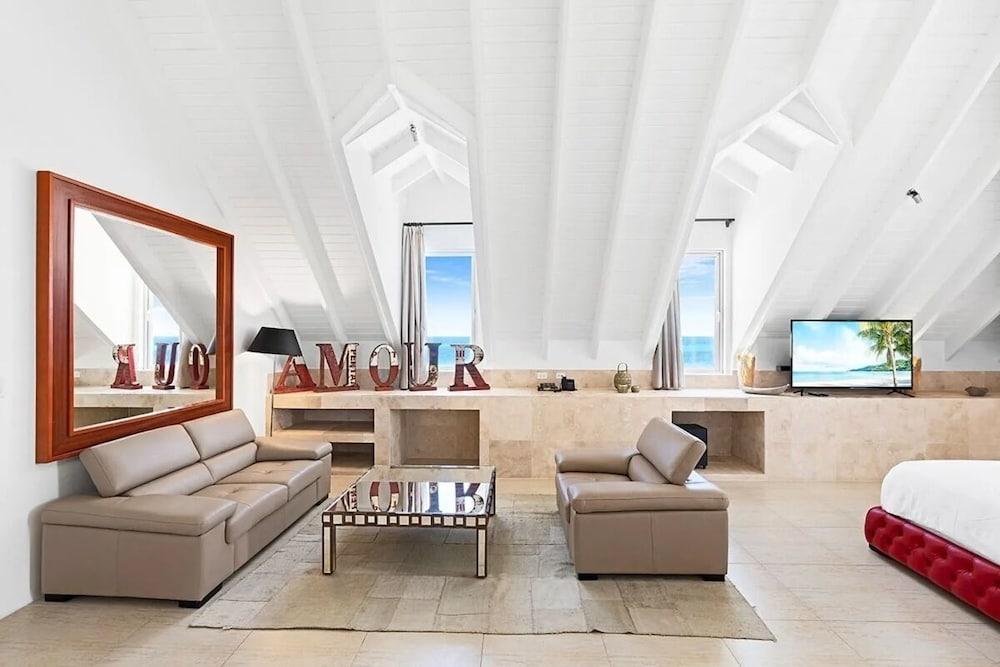 The Manoah Boutique Hotel