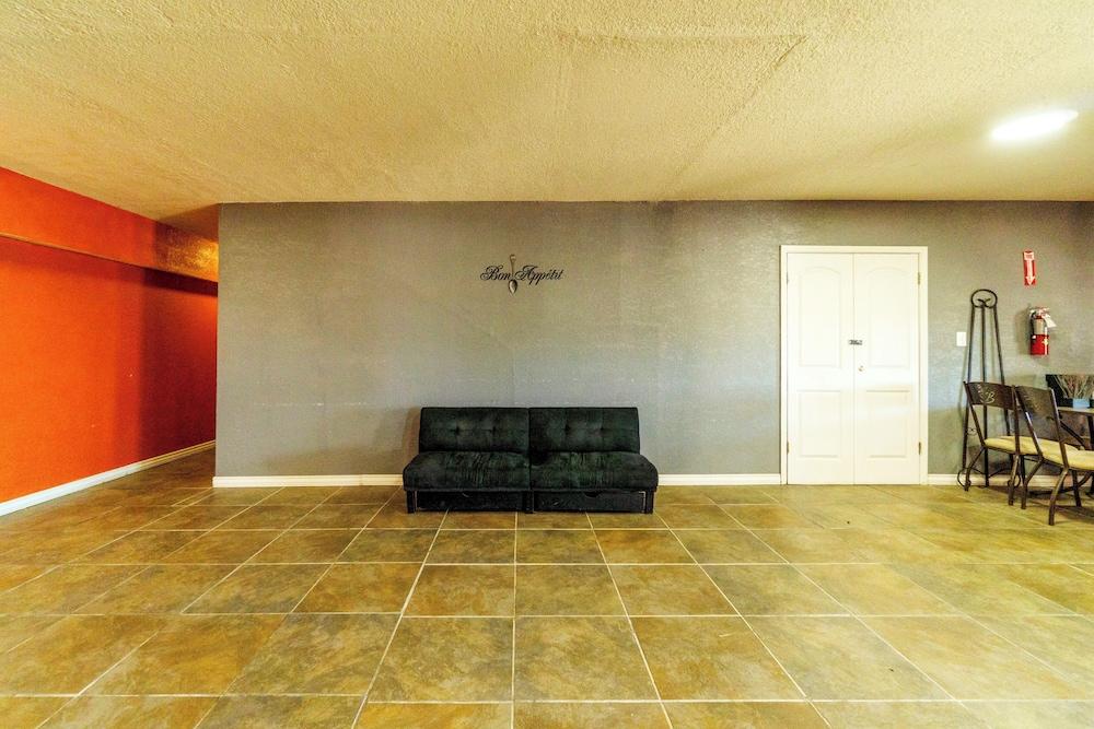 Woodfield Inn & Suites Hotel O, Yoakum TX 111