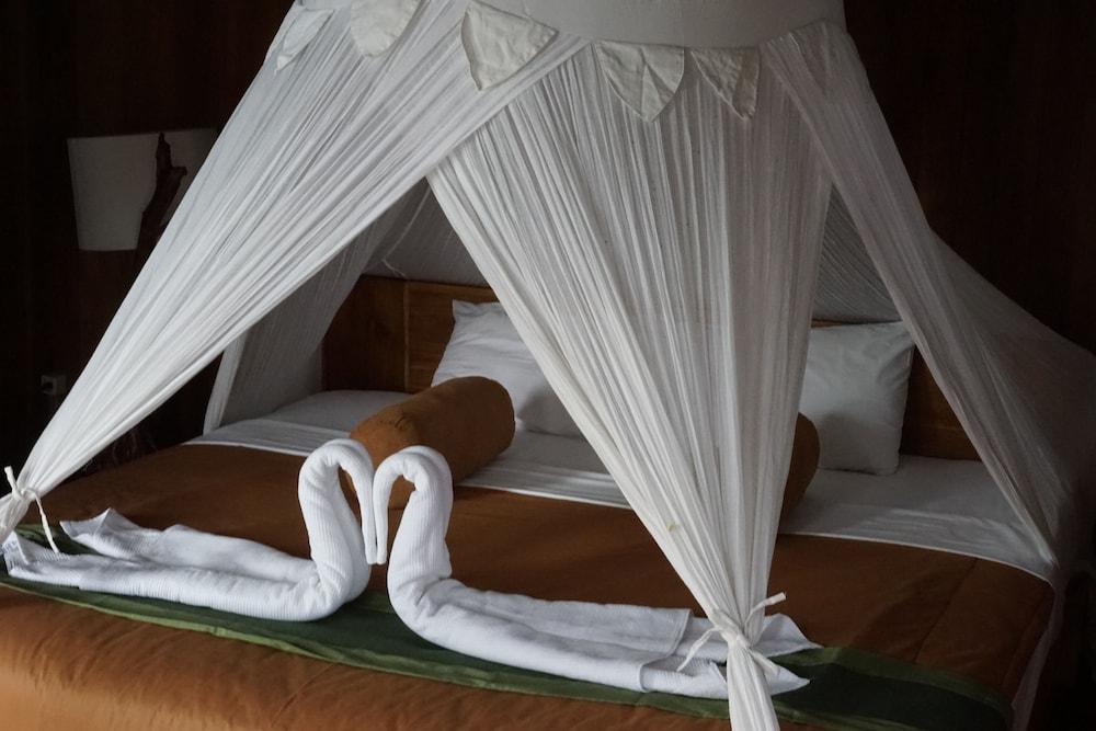 Waecicu Eden Beach Hotel