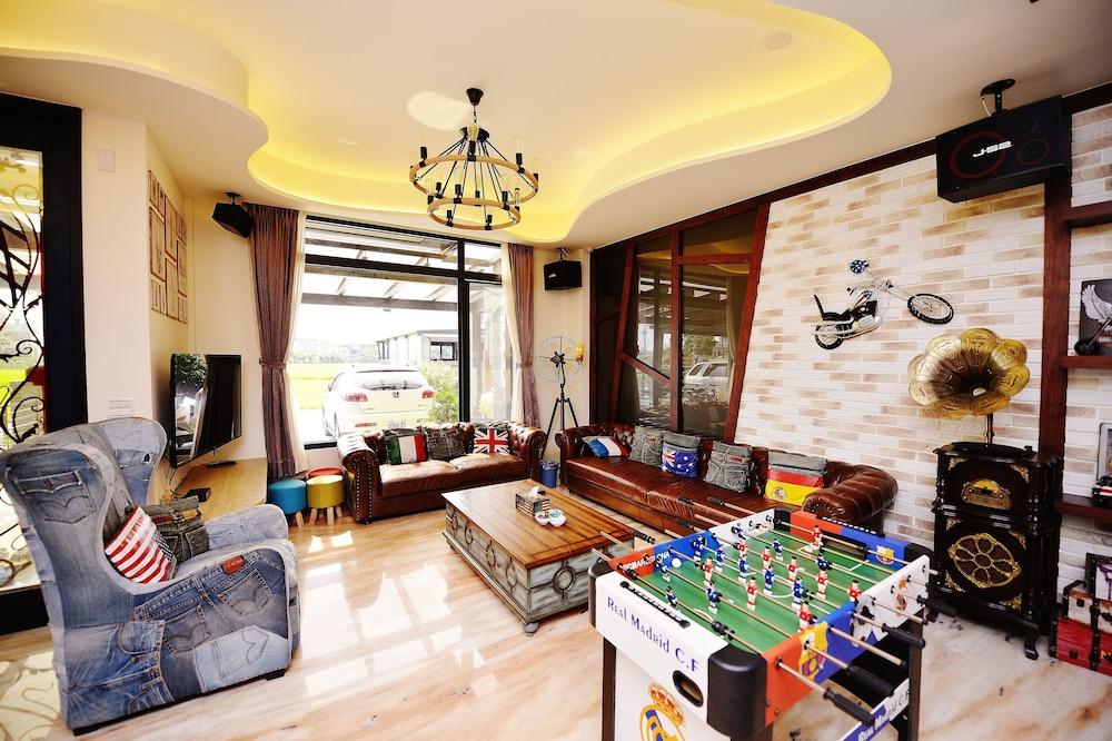 C'est La Vie No. 8 B&B