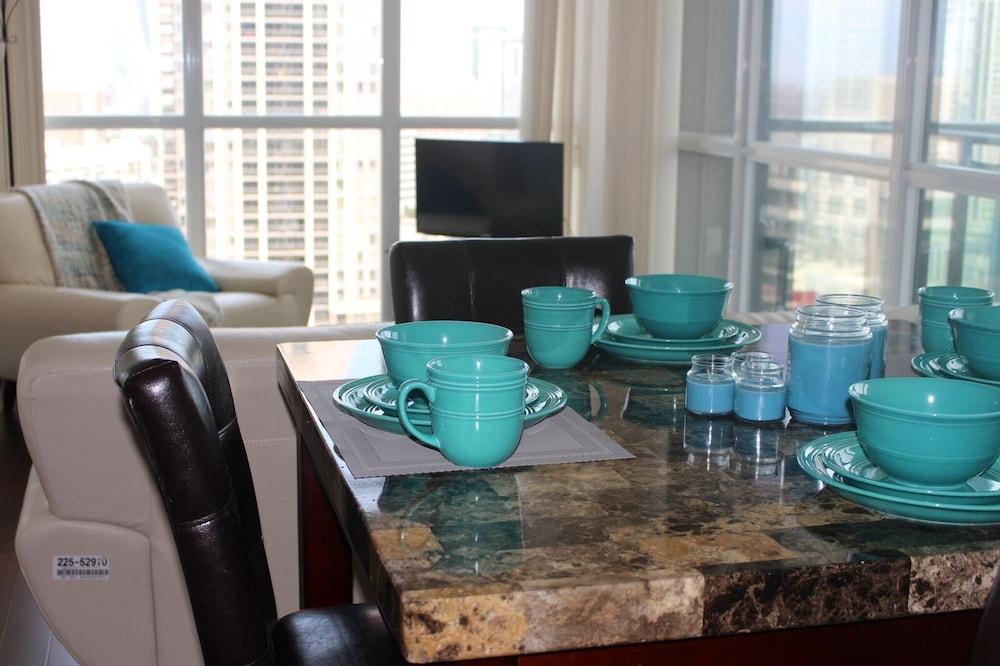 Deluxe Corner Suite - By Elite Suites