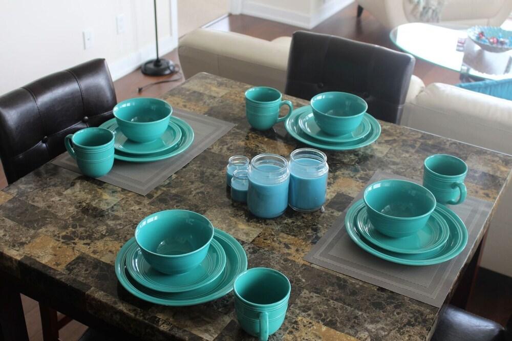 Deluxe Corner Suite - By Elite Suites