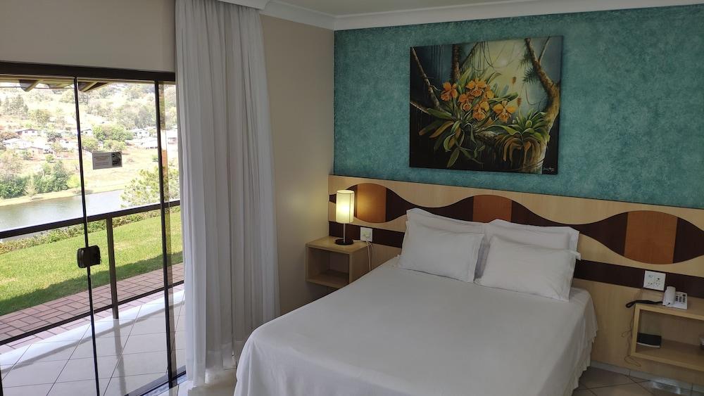 Hotel Lago Dourado
