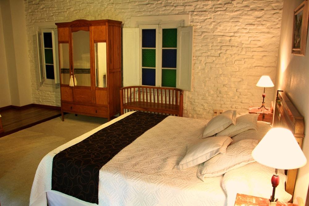 La Manuel Lobo Posada