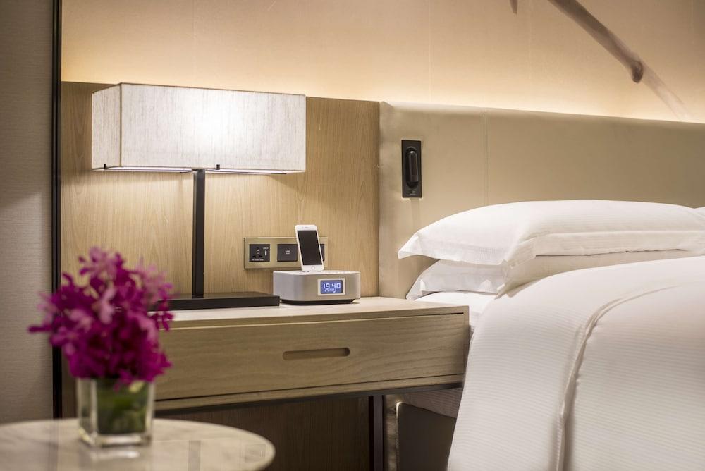 DoubleTree by Hilton Hotel Shenzhen Longhua