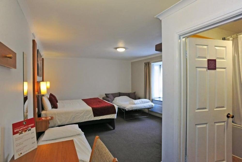 Wheatsheaf Hotel by Chef and Brewer Collection