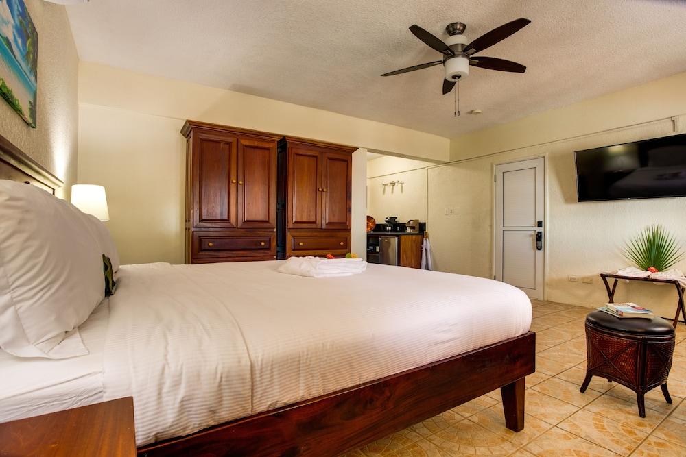 Mariposa Belize Beach Resort
