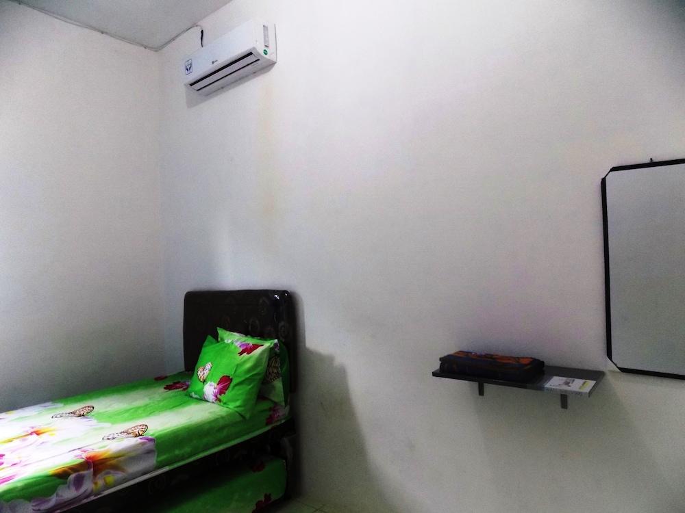 Amelia 2 Guest House