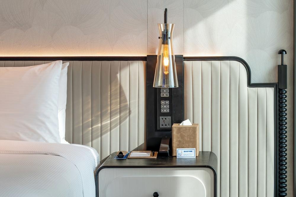 Hilton Shanghai City Center