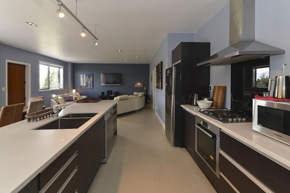 Lakefront Holiday Home