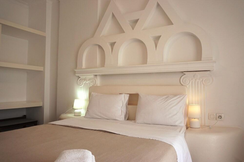 Black Sand Apartments