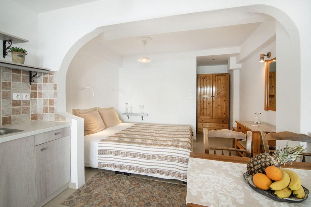 Nafsika Sea View Apartments