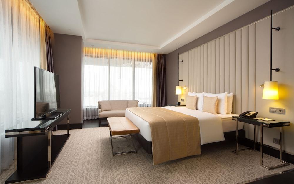 DoubleTree by Hilton Hotel Minsk