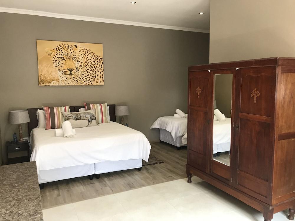 Aerotropolis Guest Lodge