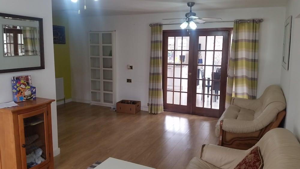 Swn Y Don Canterbury