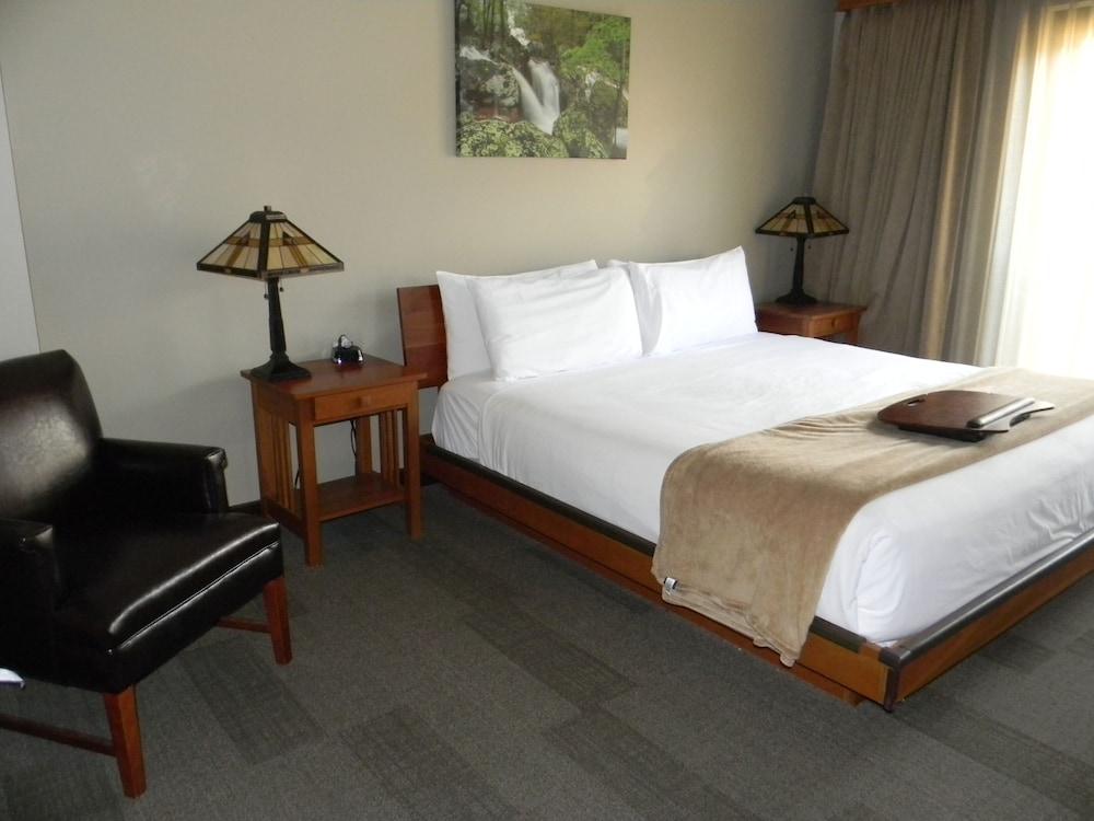 Echo Bluff State Park