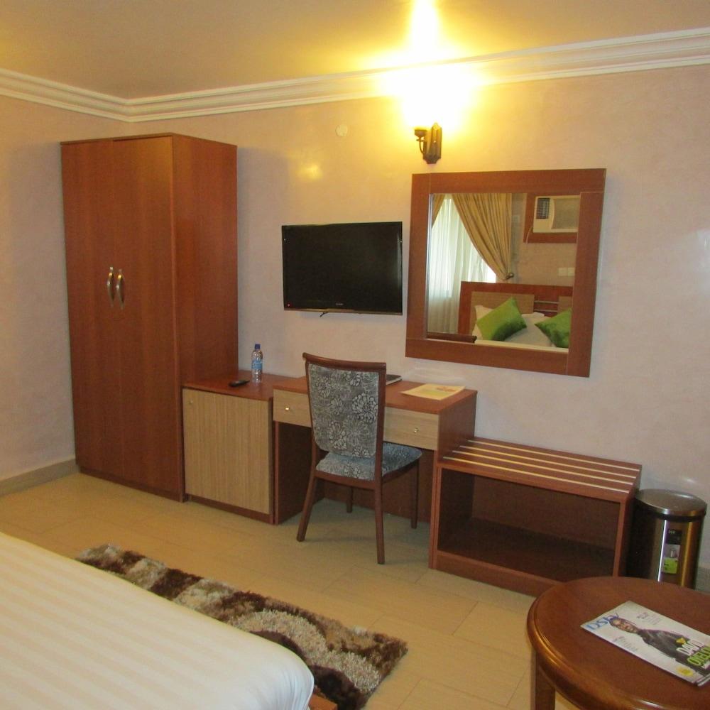 Petrus Hotels Royale