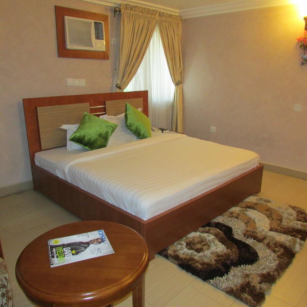 Petrus Hotels Royale