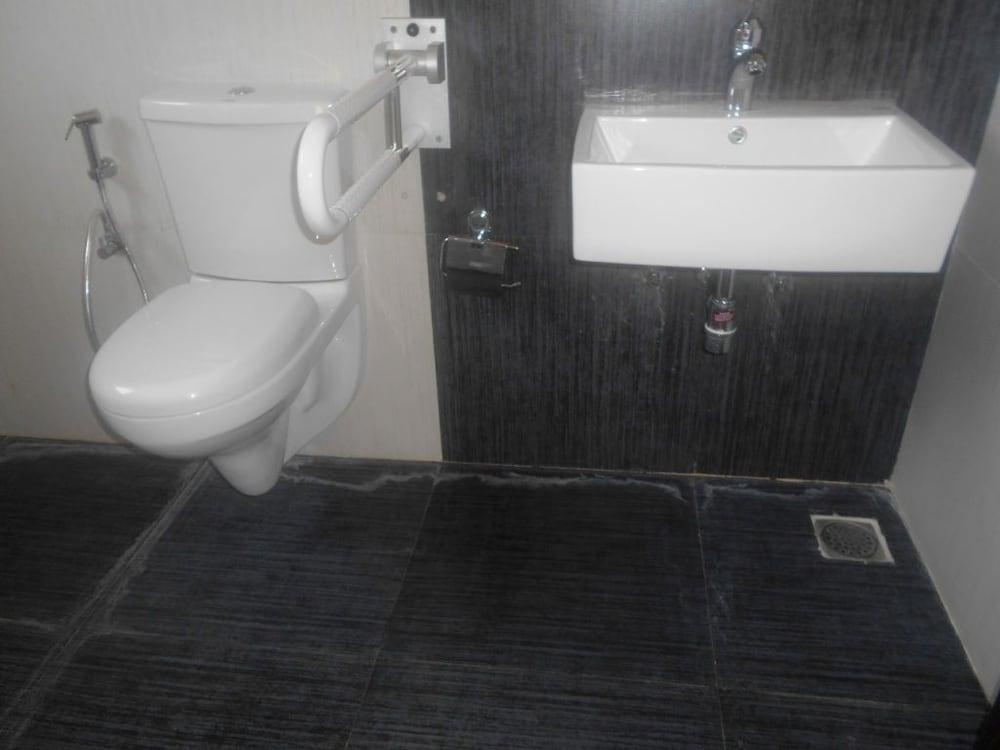 BAHRI BEAUTIFUL COUNTRY