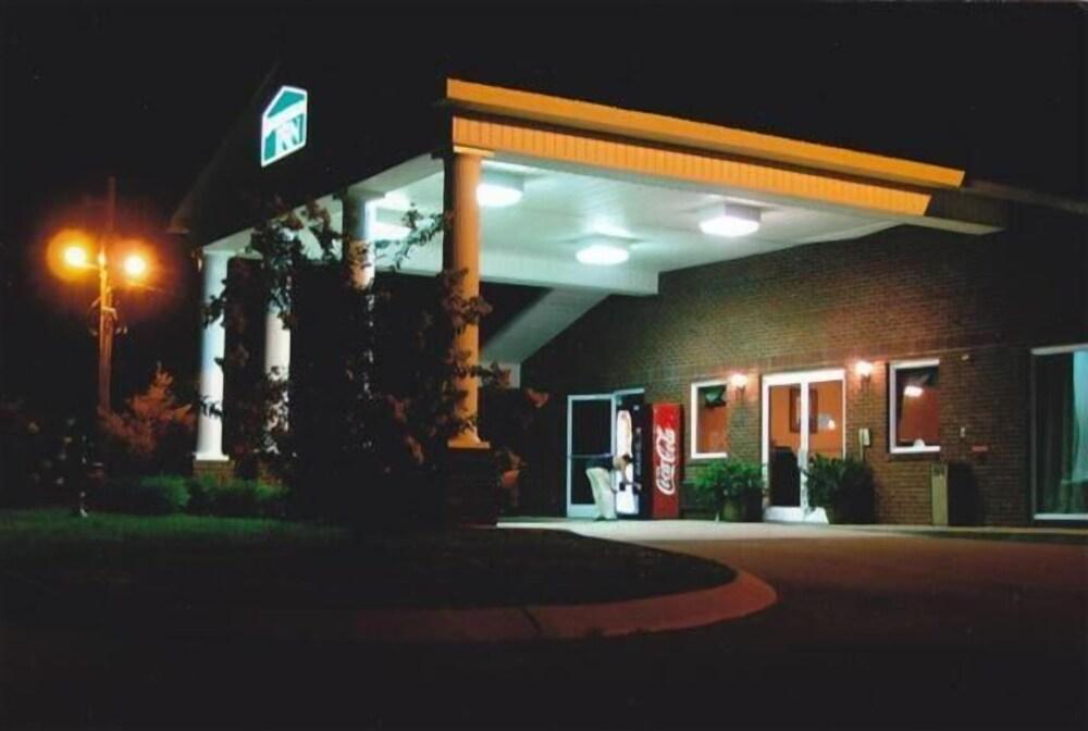 Deerfield Inn & Suites