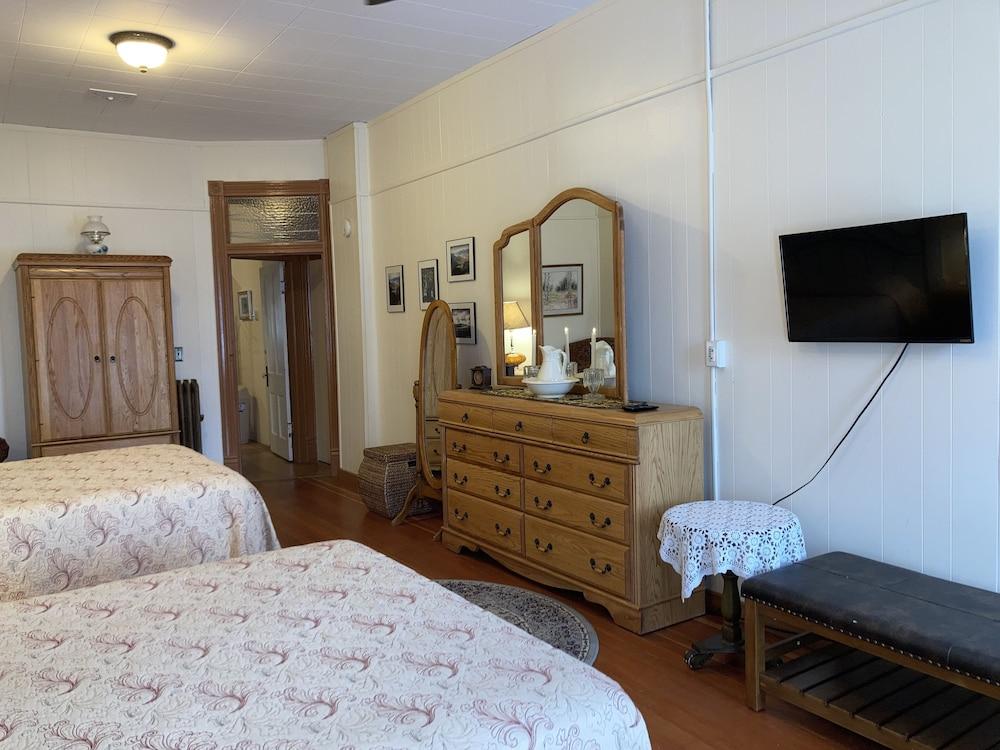 Historic Downtown Capitol Hotel Vacation Suites