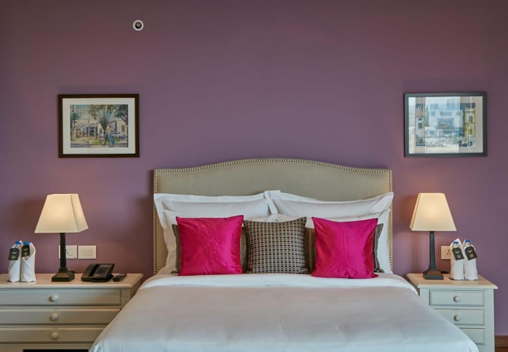 The Waverly Hotel & Residences