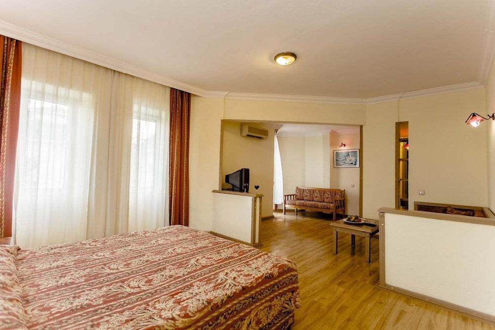 The Garden Beach Hotel