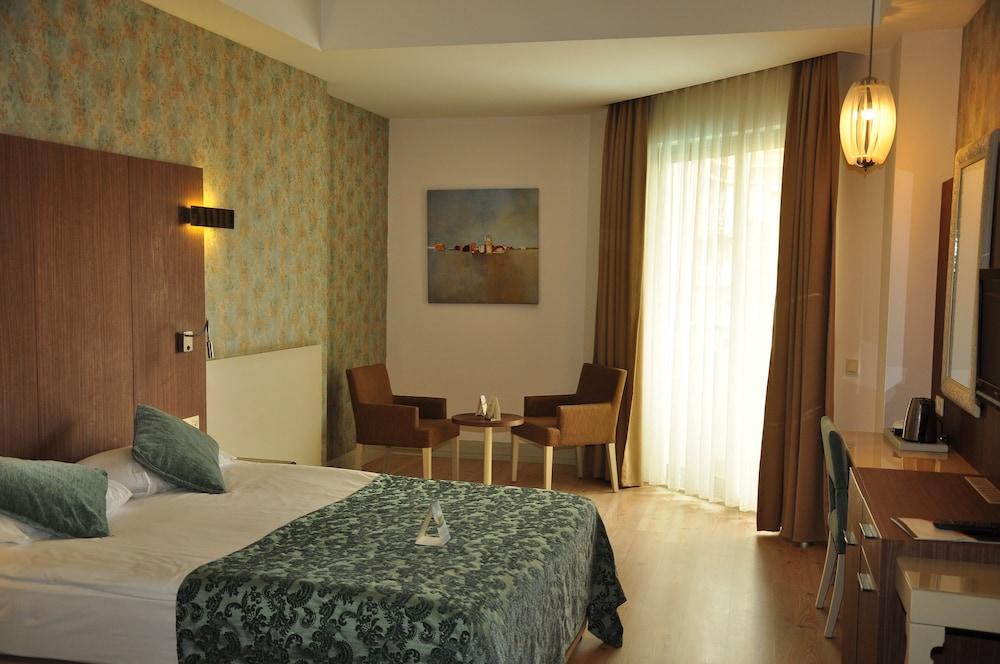 Port Side Resort - All Inclusive