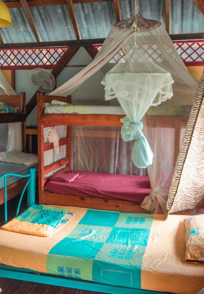 Walaba Eco Lodge - Hostel