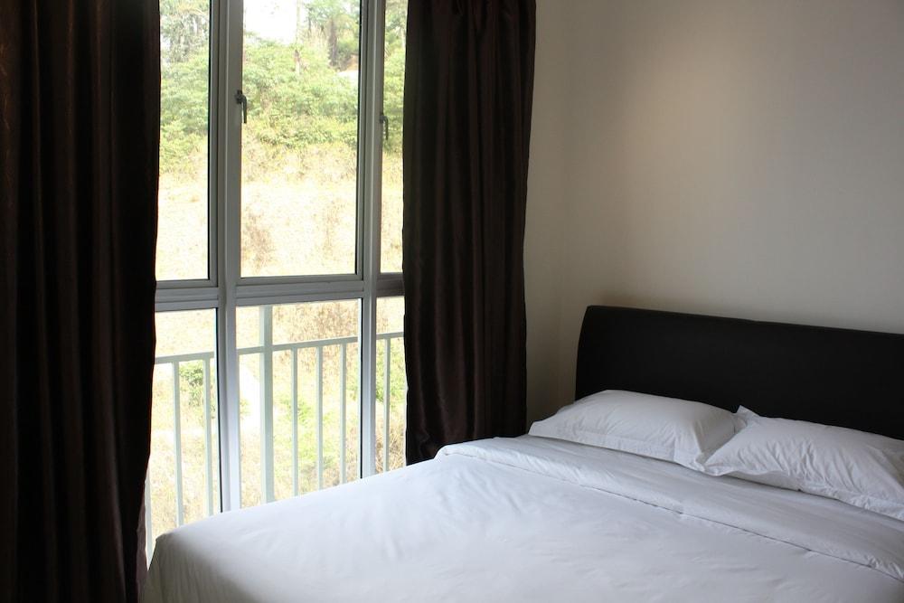 Cameron Golden Hills Resort