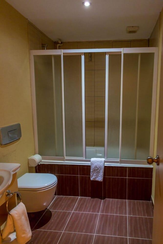 Kaya Greenpark Hotel