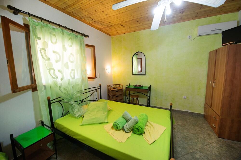 Villa Dimitris Apartments & Bungalows