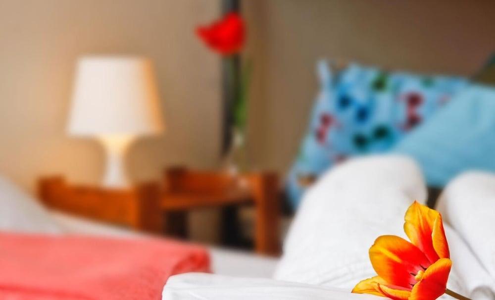 SANTANGELA Hostel & Rooms