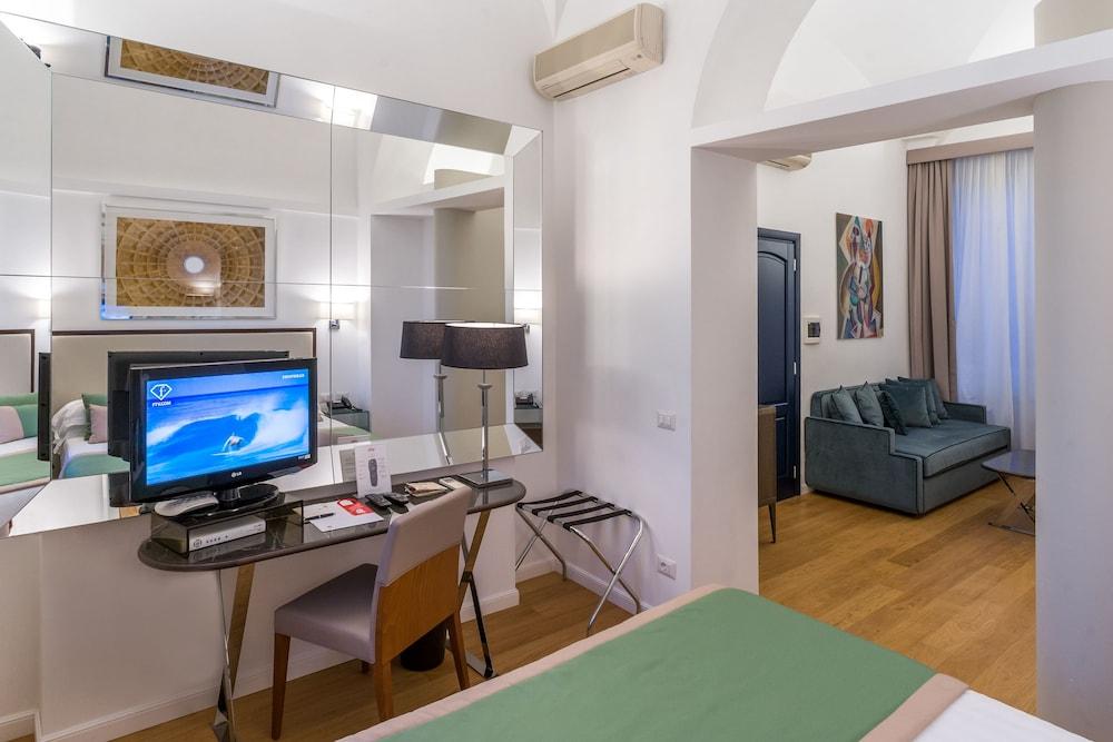 Les Diamants Spanish Steps Suite