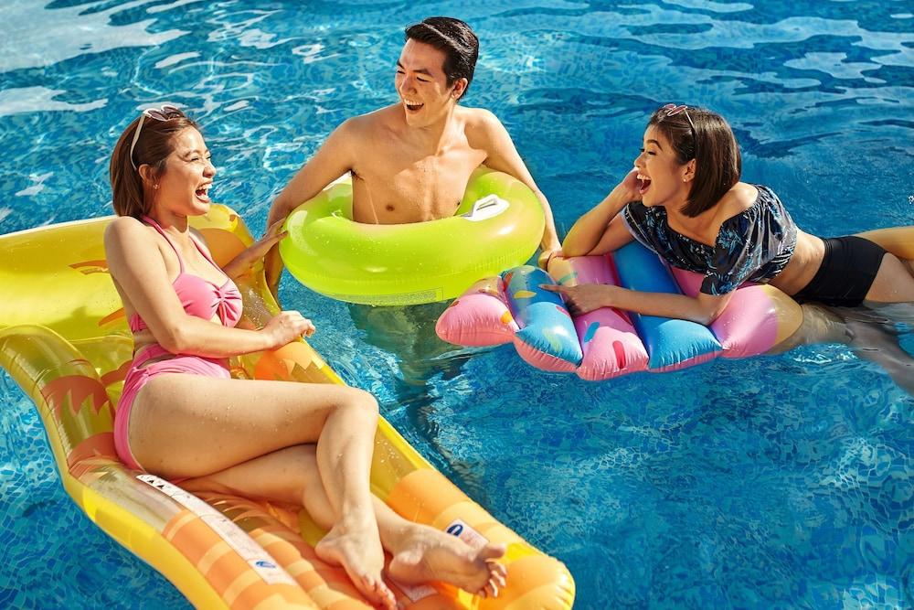 Quest Plus Conference Center, Clark