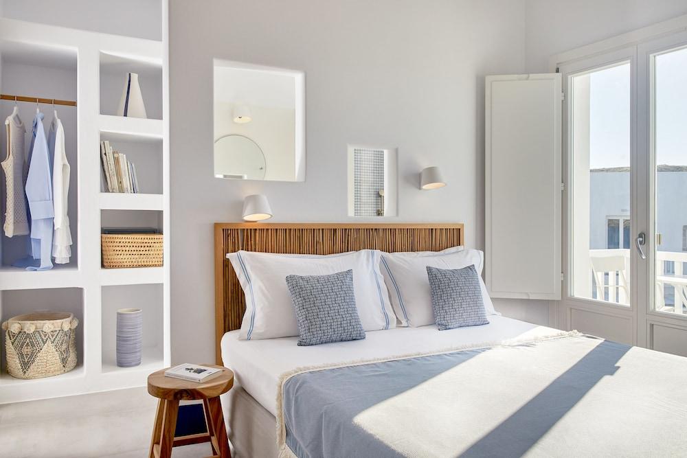 Milos Breeze Boutique Hotel