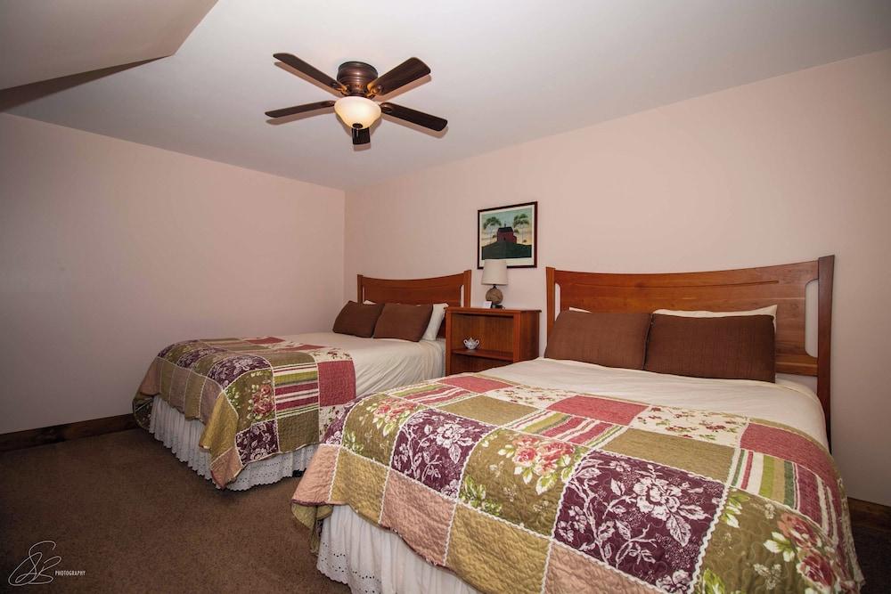 The Old Lantern Inn and Barn