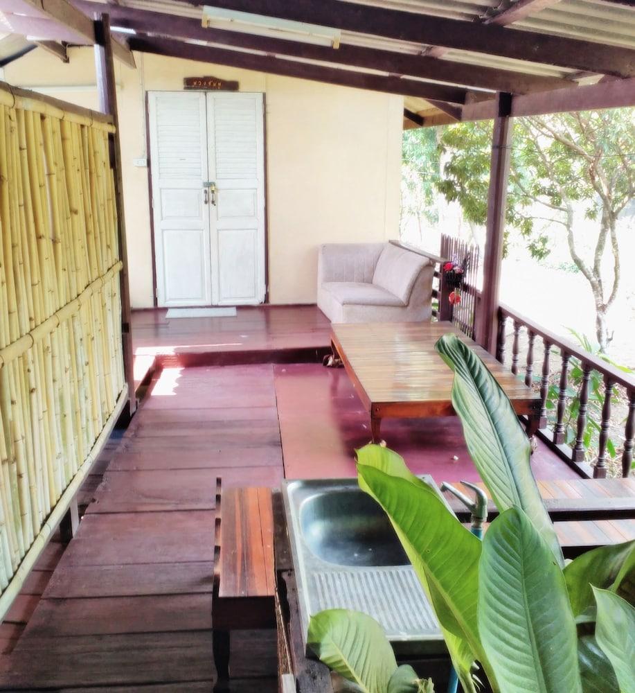 Baanbon Homestay