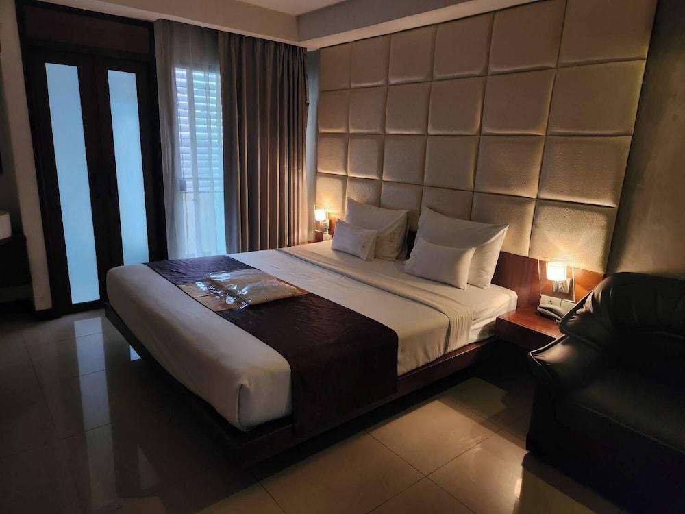 Collection O The Bangkok Cha Cha Suite