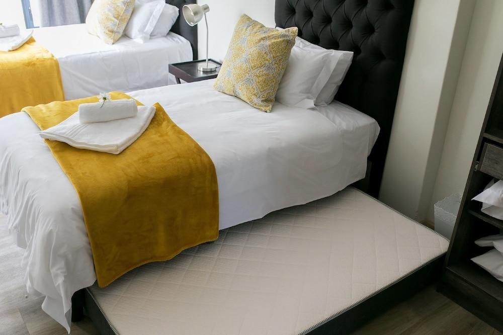 401 Rozendal Cottages