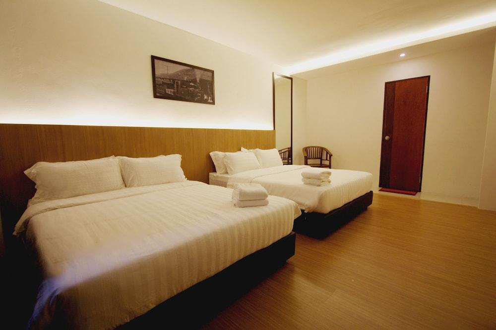 Place2Stay Business Hotel - Waterfront