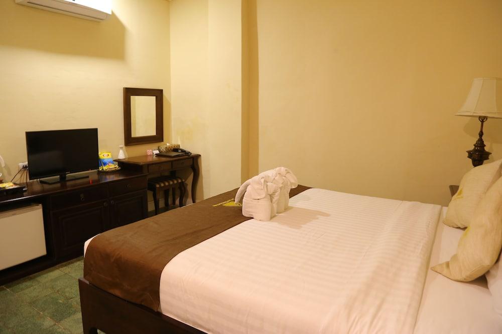 Le Luxe Boutique Hotel