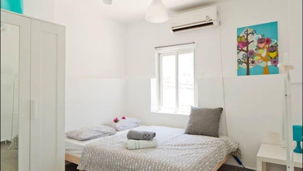 Ha-Carmel Market Apartment