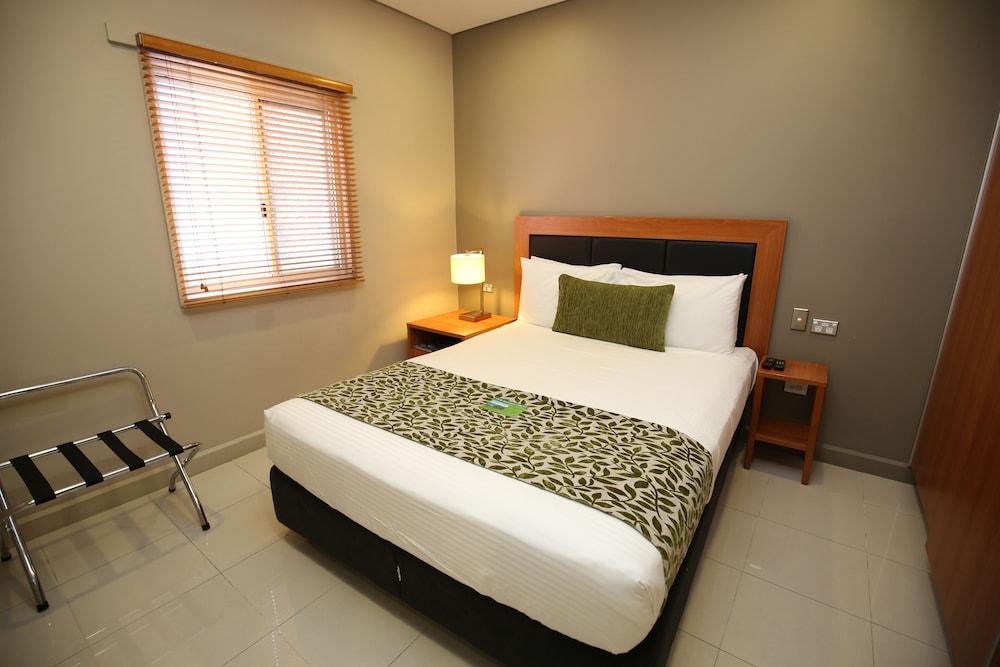 Ela Beach Hotel & Apartments