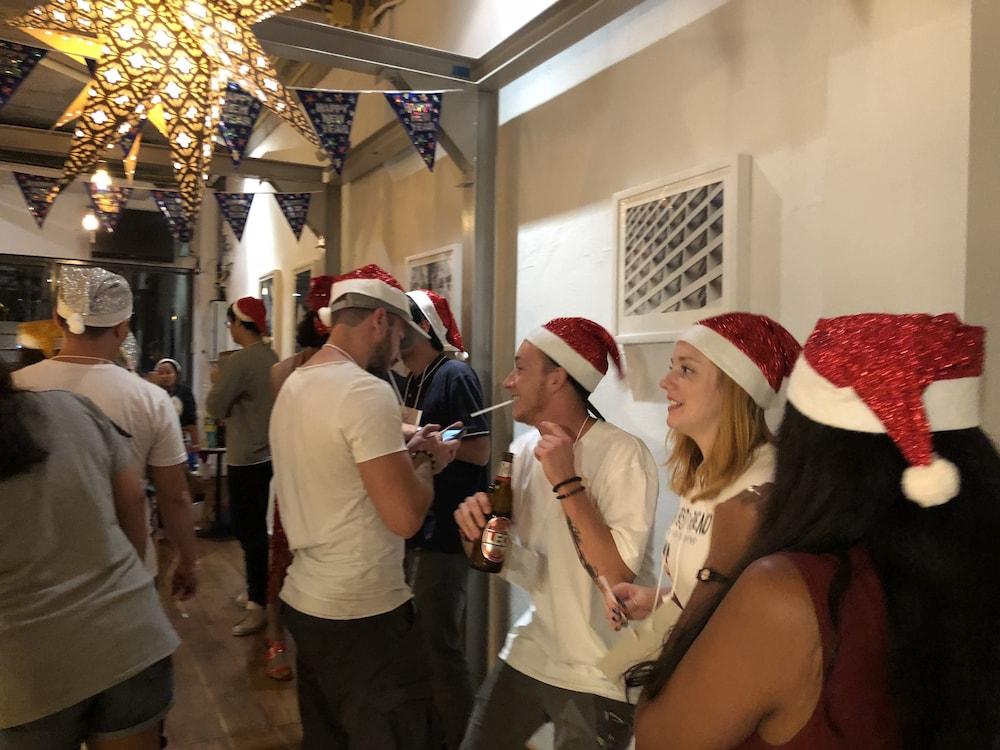 Good One Poshtel & Café Bar