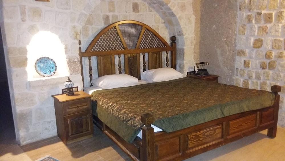 Oread Cave Suites